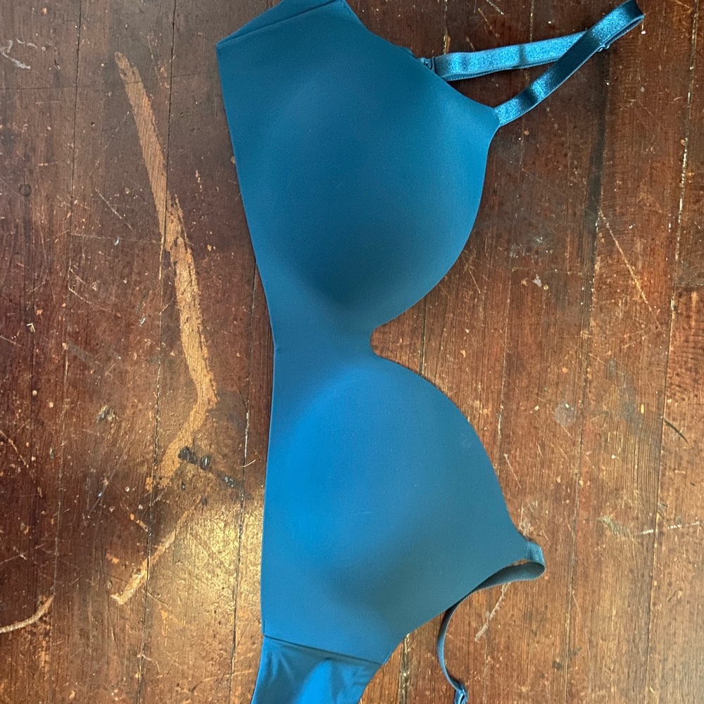 Victoria’s Secret Bra size 38DD